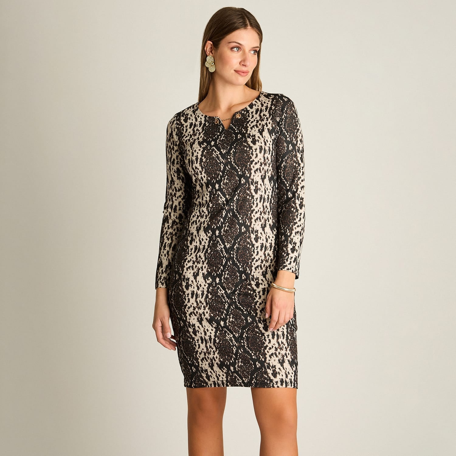 Vestido Midi Cafe Midi Elasticidad Media Sin Forro Calce Normal Tela Camant